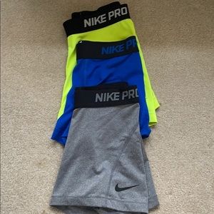 3 pair nike pros
